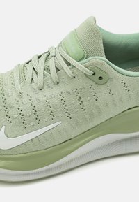 Nike Performance REACTX INFINITY  - Hardloopschoenen voor op de weg - khaki