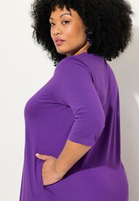 Ulla Popken V-NECK  - Langarmshirt - violet