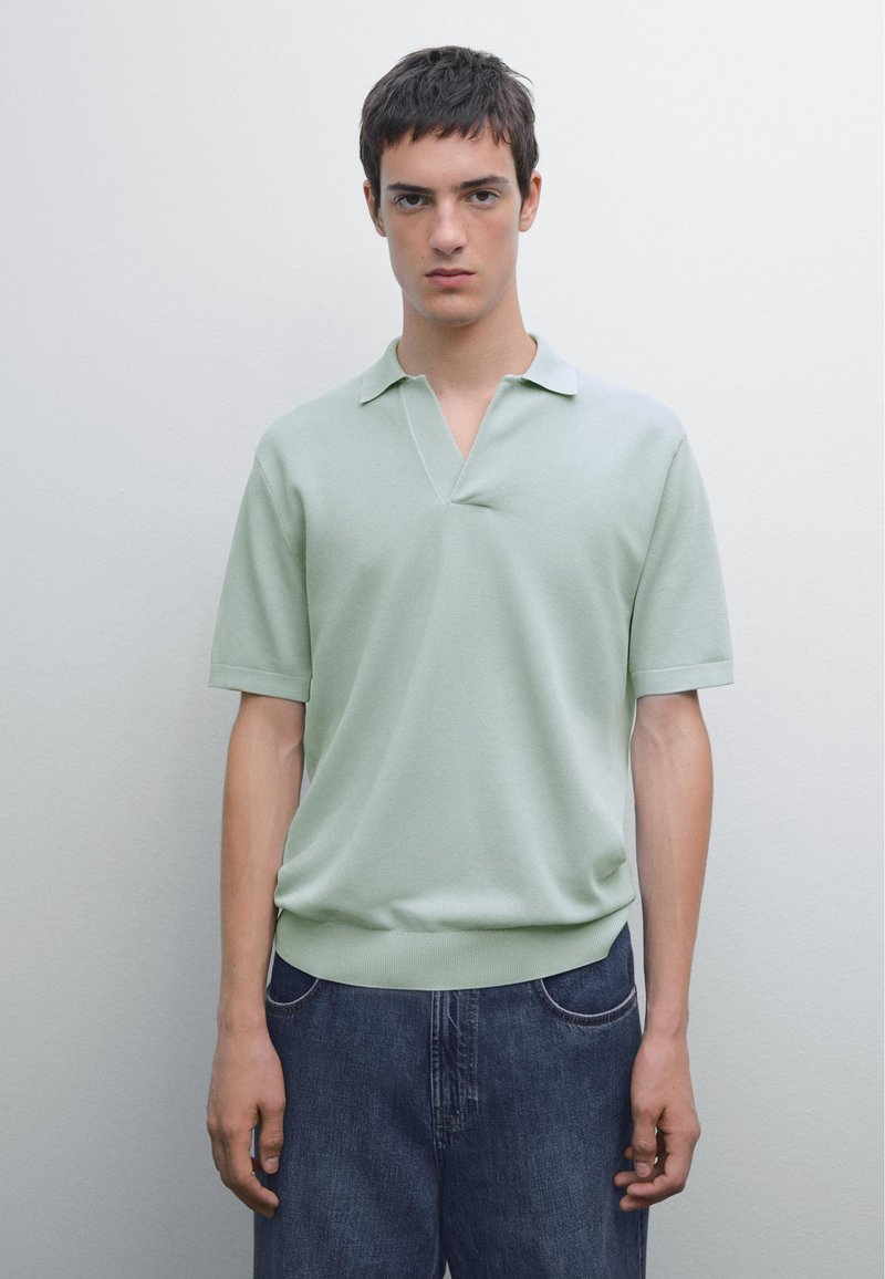 Massimo Dutti LIGHTWEIGHT V-NECK - Polotričko - evergreen