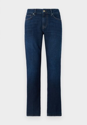 Jeans de denim azul escuro com um design de perna reta, apresentando um fecho frontal por botão, passantes para cinto e detalhes de costura discreta.