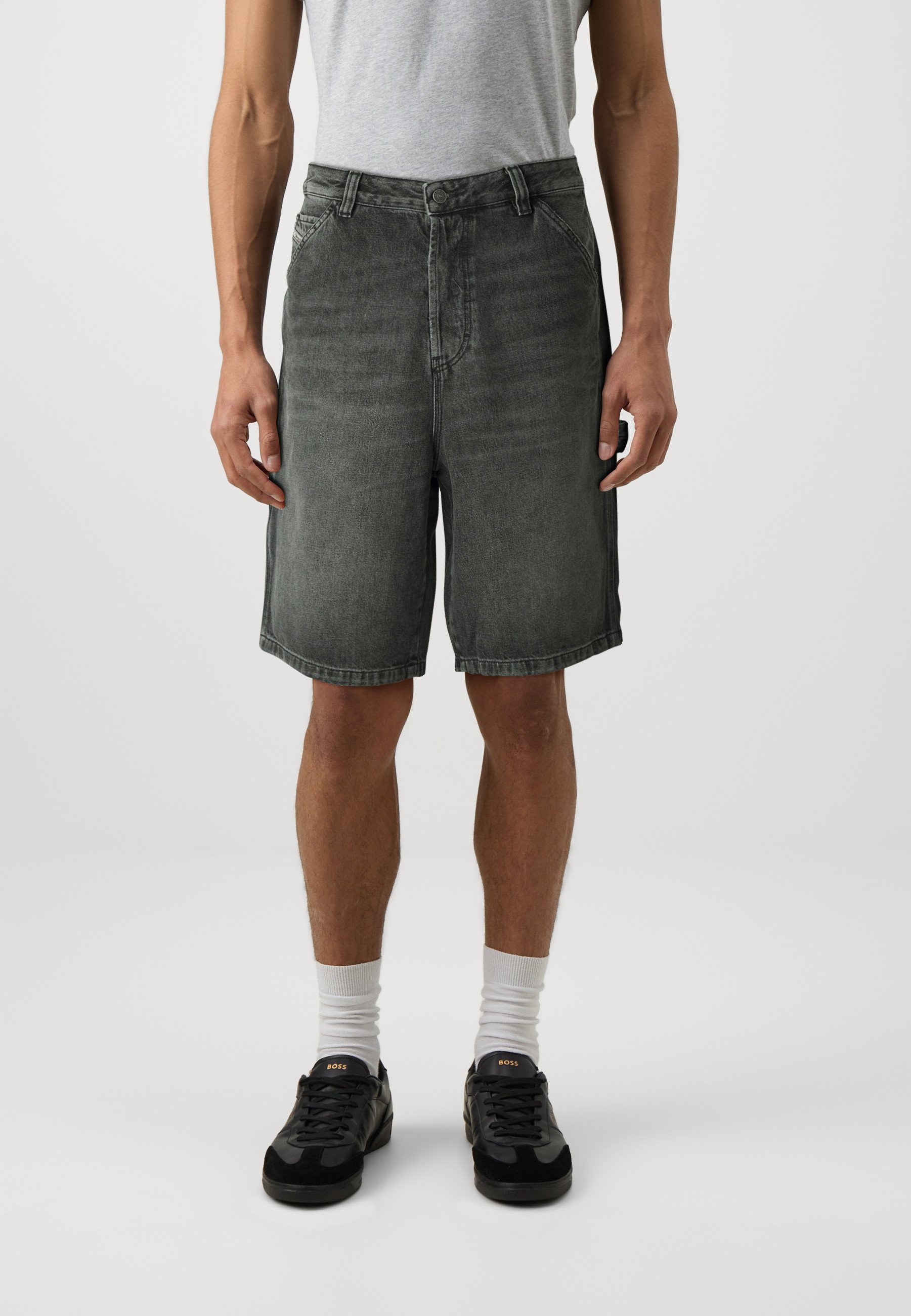 D-LIVERY-SHORT Denim utility shorts with dusty wash｜ブルー