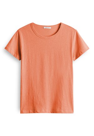 Kurzärmliges T-Shirt in hellem Koralle, aus weicher Baumwolle gefertigt, mit rundem Halsauschnitt und glatter Textur ohne Muster oder Akzente.