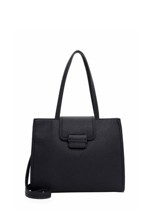Schwarze Lederhandtasche mit strukturiertem Finish, rechteckiger Form, doppelten Griffen und einer Klappenöffnung mit einem kleinen rechteckigen Akzent.