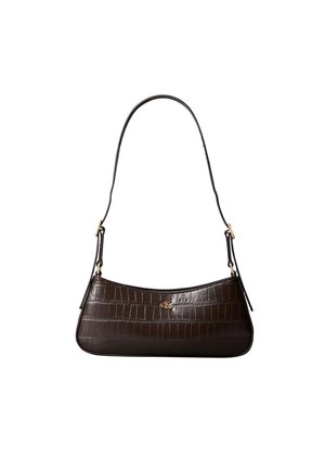 Bolso de hombro de piel sintética de cocodrilo marrón oscuro con logo dorado "CK" y correa ajustable con hebillas doradas.