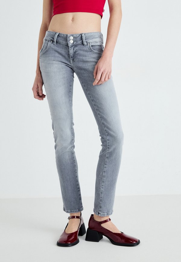 LOW RISE - Slim fit jeans - maleya wash