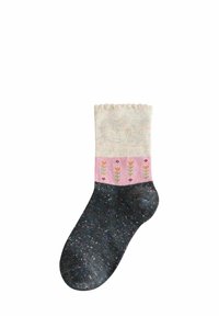 Stricksocken mit einem hell gesprenkelten cremefarbenen oberen Teil, einem rosa Bündchen mit floralen Mustern und einem dunkel gesprenkelten grauen Fußbereich.