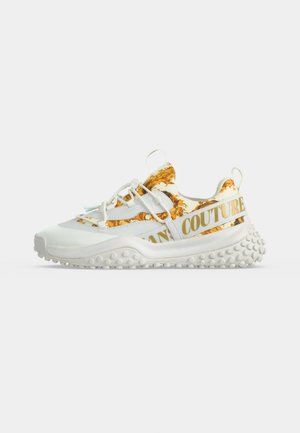 Versace Jeans Couture, FONDO HYBER - Sneakers basse - white/gold-coloured