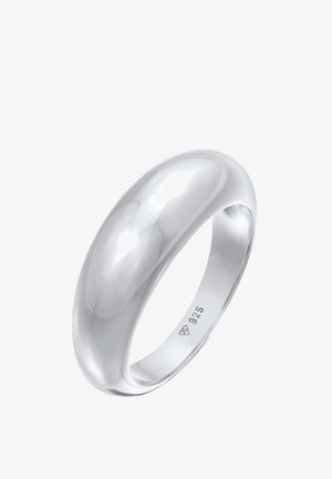 Poleret sølv båndring, glat og rundet design, med et stempel for 925 sterling sølv på indersiden.