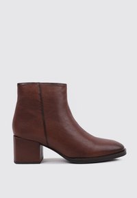 Sandra Fontán DAY - Classic ankle boots - camel