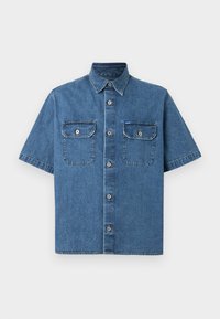 Kortärmad denimskjorta i blått, med knäppning fram, två bröstfickor och en spetsig krage med synliga sömnadsdetaljer.