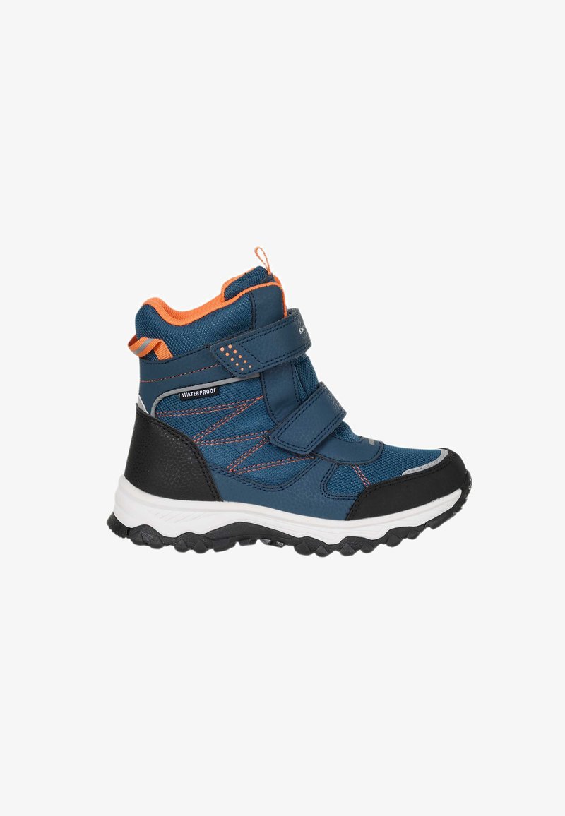 Botte enfant imperméable bleue et noire avec doublure orange, deux bandes auto-agrippantes réglables et semelle noire robuste pour usage extérieur.
