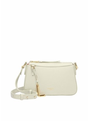 Sac bandoulière en cuir crème avec sangle réglable, ferrures dorées, poche avant zippée et breloque décorative "L" dorée.