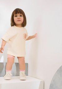 Next REGULAR FIT-AND SET - Shorts - ecru leopard