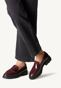 Tamaris Scarpe senza lacci - merlot comb