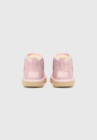 UGG CLASSIC ULTRA MINI DAZZLE - Pantofole - ribbon candy
