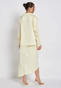 Be Sunset ANNE - Dolgo krilo - off white