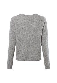 Miękki szary sweter dziany pokazywany z tyłu, z długimi rękawami i prostym, lekko zaokrąglonym dekoltem.