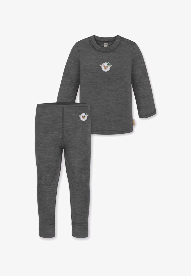 Graues Langarmoberteil und passende Leggings, beide mit einer weichen Textur. Beide Teile sind mit einem Schaf-Applikation und dekorativen Akzenten versehen.