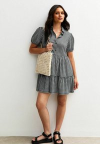 New Look CRINKLED GINGHAM CHECK MINI - Skjortklänning - black pattern