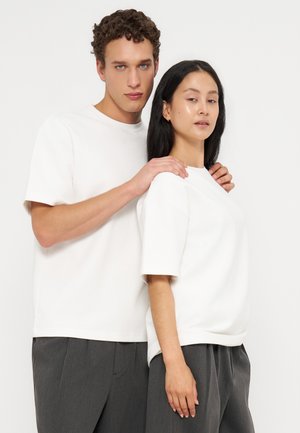 YOURTURN by Zalando, UNISEX REGULAR FIT - Βασικό μπλουζάκι - white