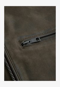 Niet geselecteerd, brown