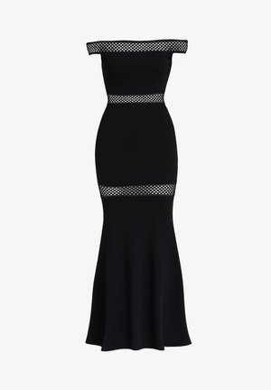 Zwarte off-shoulder jurk met een aansluitend lijfje, een uitlopende zoom en diamantvormige accenten bij de halslijn en taille.