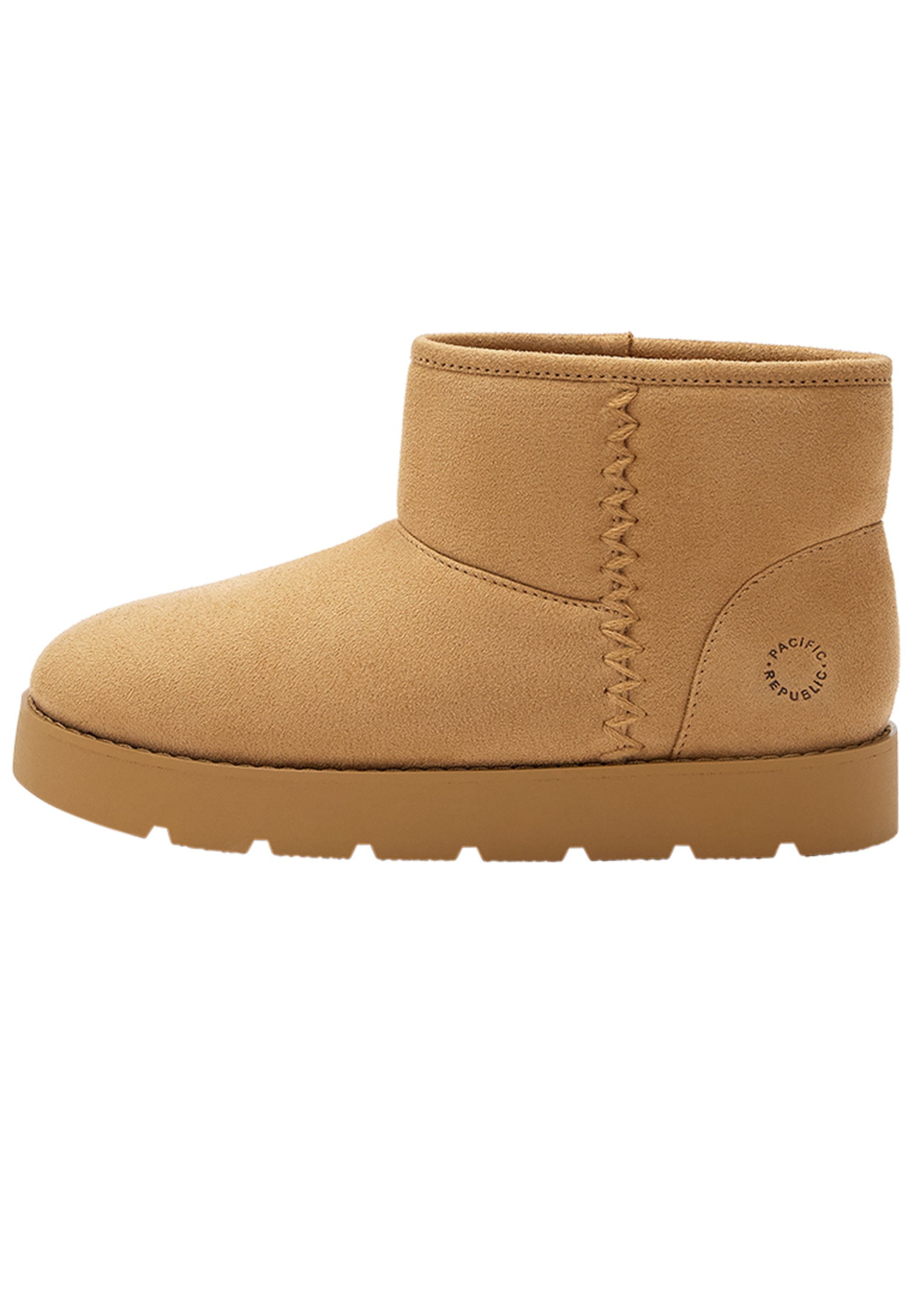 uggs pull and bear