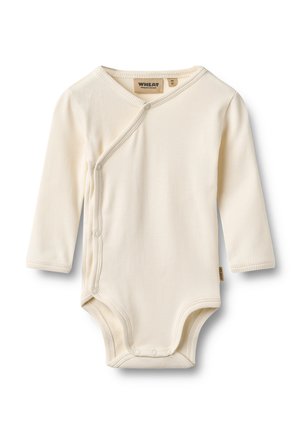 Baby-Strampler in Cremeton mit Rippstrick, langärmlig und mit Druckknöpfen vorne und im Schritt.