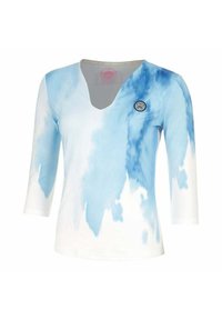 Top de cuello en V, con mangas de tres cuartos en blanco con patrón de tie-dye azul. Tejido elástico, detalle sutil del logo en el lado izquierdo del pecho.