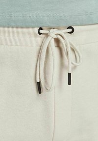 Jack & Jones JJIGORDON JJSHARK - Dresside alumine osa - moonbeam