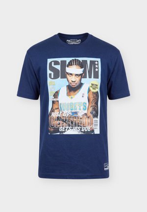 Mitchell & Ness, SLAM COVER BOXY TEE DENVER NUGGETS CARMELO ANTHONY - Ρούχα για κλαμπ - navy