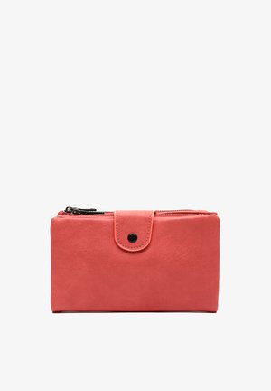 Koralna usnjena denarnica z gladko teksturo, zadrgo in pokrovčkom na gumb. Pravokotna oblika z elegantnim dizajnom.