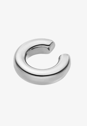 Dicker, glänzender Silbermetallring mit offenem Spalt, glatter Oberfläche und abgerundeten Kanten vor weißem Hintergrund.