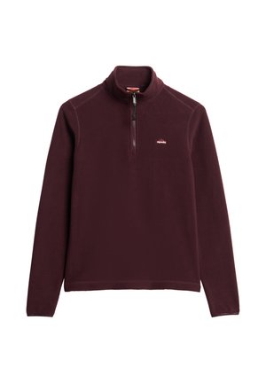 Sudadera de felpa roja de Marlboro con cuello de media cremallera, mangas largas y un pequeño logo en el pecho. Textura suave, diseño simple.