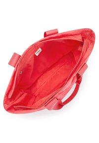 Borsa tote in tessuto rosso con una superficie liscia, chiusura con zip e due manici corti. L'interno è di un rosso brillante con un minimo branding visibile.