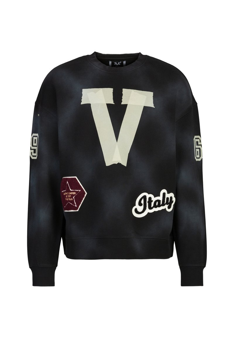 Schwarzer Sweatshirt mit Batikmuster, großes cremefarbenes 'V'-Grafik, Applikationen einschließlich eines roten Sterns und 'Italien', gerippte Bündchen und Saum.