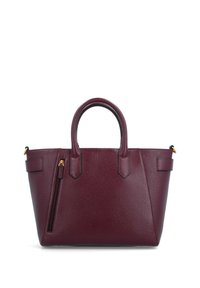 Bolso de piel burdeos con dos asas, superficie texturada, bolsillo con cremallera lateral y acentos en negro contrastante. Forma rectangular.