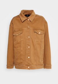 Veste en denim marron avec un col, deux poches poitrine et fermeture à boutons à l'avant. Texture lisse et détails de couture visibles.