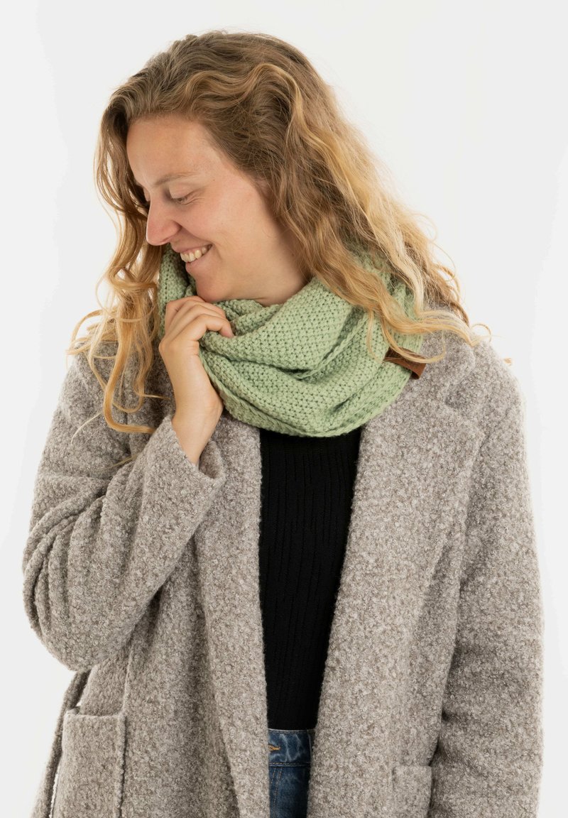 Knit Factory - Coco Gebreide Omslagdoek - Driehoek Sjaal