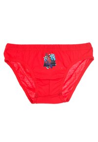 Rode katoenen zwembroek met elastische tailleband en een grafisch ontwerp met een personage, tegen een zwart-wit geblokt achtergrond.