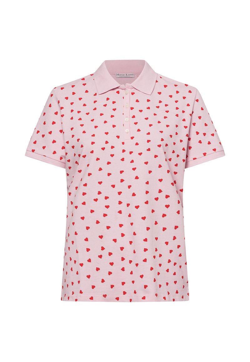 Rosa Poloshirt mit einem Kragen, das mit einem verstreuten Muster kleiner roter Herzen versehen ist. Weicher Stoff und kurze Ärmel.