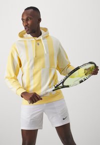 Nike Performance Mikina s kapucňou - topaz gold/coconut milk