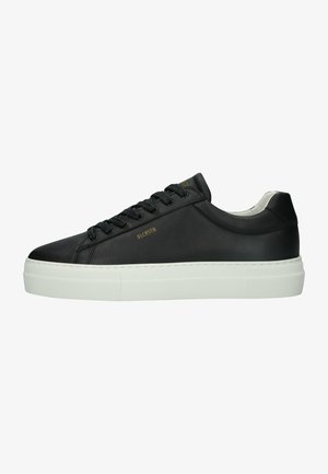 Trainers - black vegan