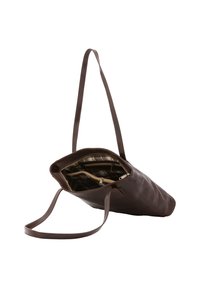Borsa a spalla in pelle marrone con forma conica, dotata di un comparto con cerniera e fodera a quadri. Include una lunga tracolla piatta.