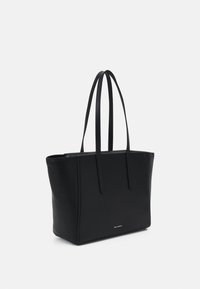 KARL LAGERFELD IKON PIN - Pirkinių krepšys - black