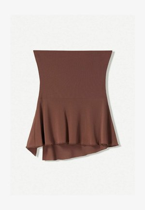 Brun ärmlös topp i stretchigt material med en utfläkt fåll och asymmetrisk design, med en slät yta och utan dekorationer.