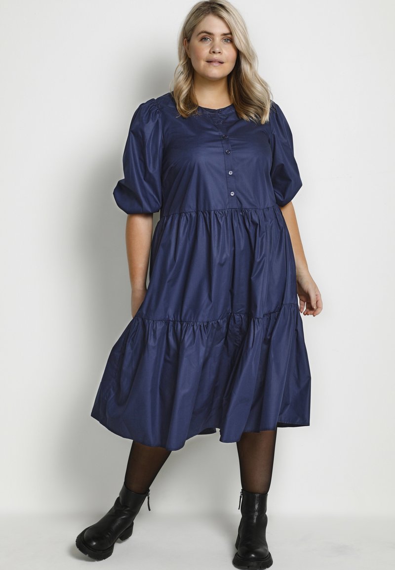 Damen Freizeitkleider | Kaffe Curve KCMALULU Blusenkleid midnight marine/dunkelblau - LZ40446 Damen Freizeitkleider | Kaffe Curve KCMALULU Blusenkleid midnight marine/dunkelblau - LZ40446