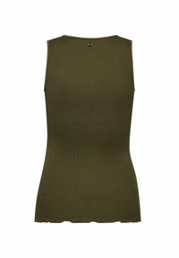 Olíva zöld bordázott ujjatlan top kerek nyakkal és hullámos szegéllyel. Az anyaga texturált felületű, és testhez simuló fazonú.