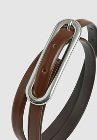Reiss CHAYA THIN ELONGATED BUCKLE - Riem - tan