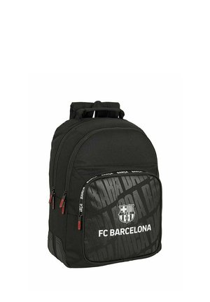 Czarny plecak FC Barcelona z logo na przodzie, wieloma zamykanymi na zamek przegródkami i czerwonymi uchwytami zamków.
